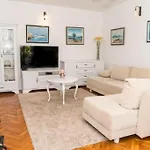 דירה Doris זאדאר