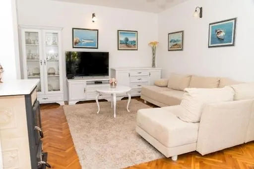 شقة Doris زادار